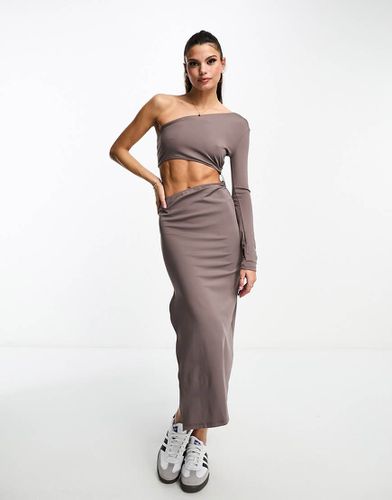 Robe asymétrique mi-longue à découpes - Taupe - Bershka - Modalova