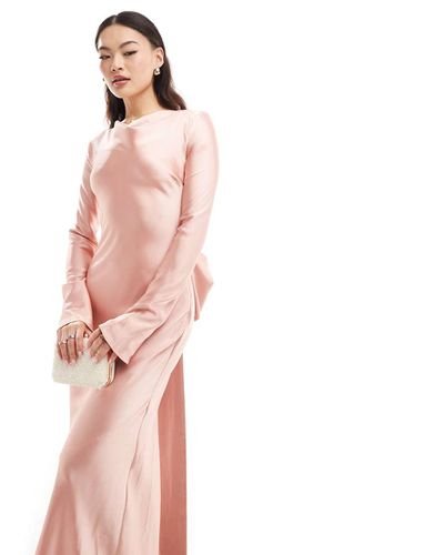 Robe longue en satin avec naud oversize au dos - Vieux - Daska - Modalova