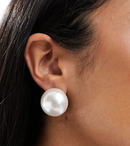 Puces d'oreilles avec perle oversize - Designb London - Modalova