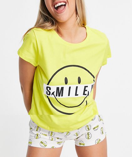 Ensemble de pyjama avec t-shirt et short à motif smiley - Poetic Brands - Modalova