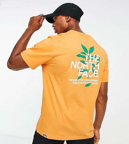 Exclusivité ASOS - - T-shirt avec imprimé feuilles au dos - The North Face - Modalova