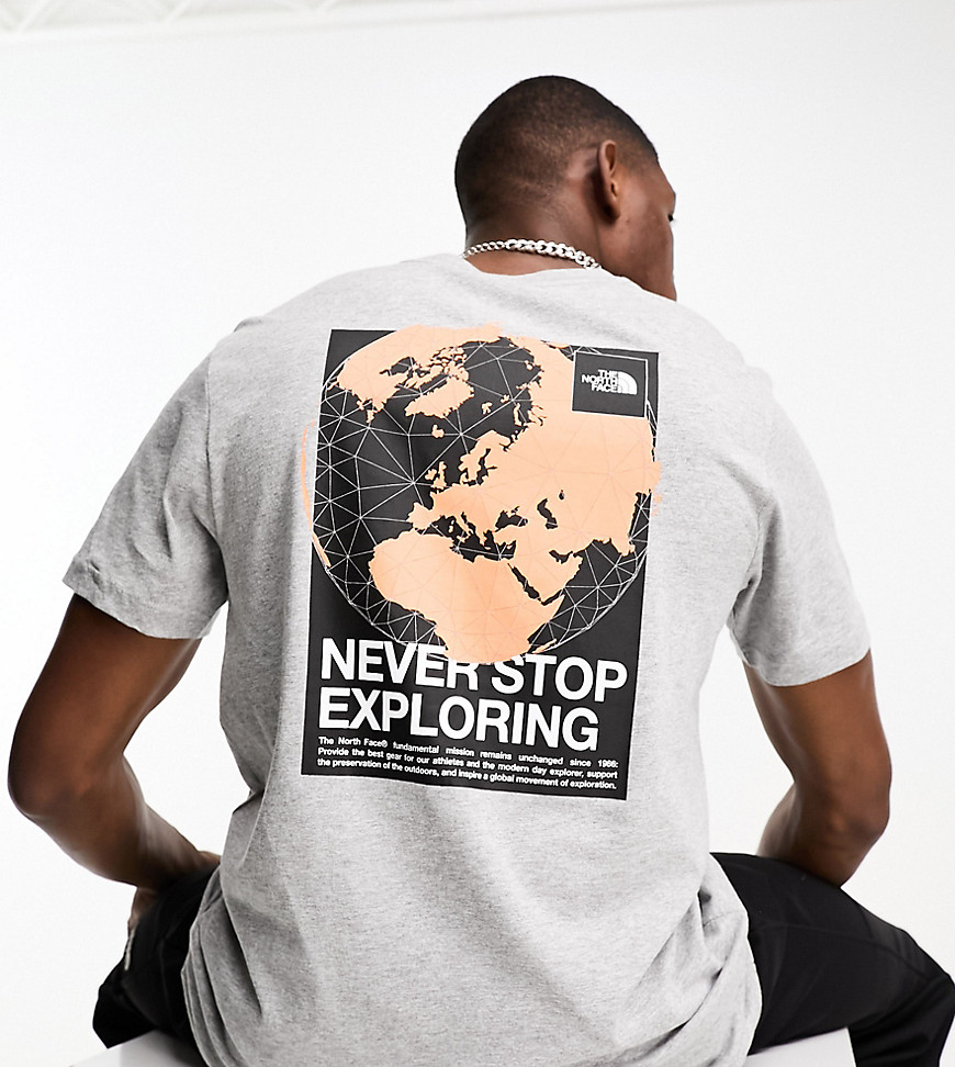 Exclusivité ASOS - - World Connection - T-shirt imprimé au dos - The North Face - Modalova