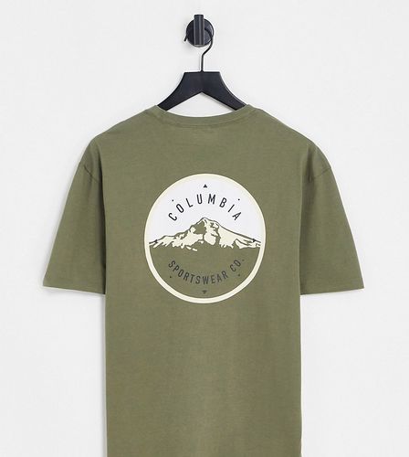 Exclusivité ASOS - - Tillamook Way II - T-shirt imprimé dans le dos - Kaki - Columbia - Modalova