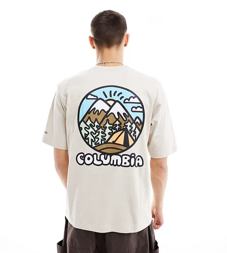 Exclusivité ASOS - - Happiness II - T-shirt imprimé au dos - Taupe - Columbia - Modalova