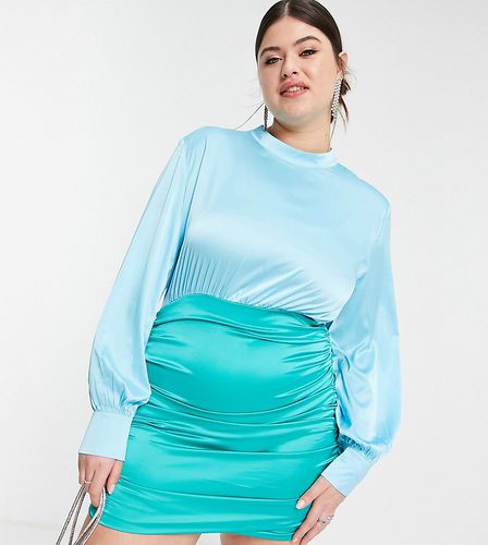 Exclusivité - x Billie Faiers - Robe courte satinée à col montant et jupe froncée contrastante - multicolore - In The Style Plus - Modalova