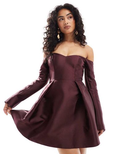 Robe courte en satin à manches longues - Bordeaux - Forever New - Modalova