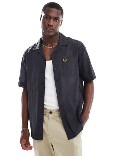 Fred Pery - Chemise légère texturée avec col à revers - foncé - Fred Perry - Modalova