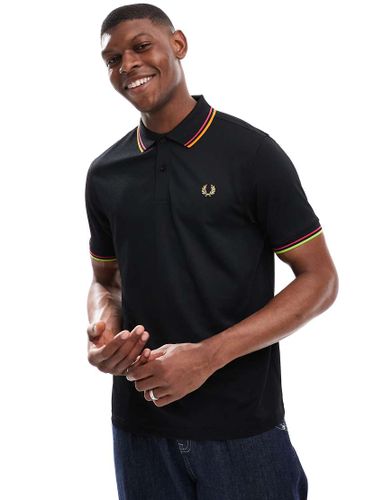 Polo de sport style tennis  manches courtes et lisers - Fred Perry - Modalova