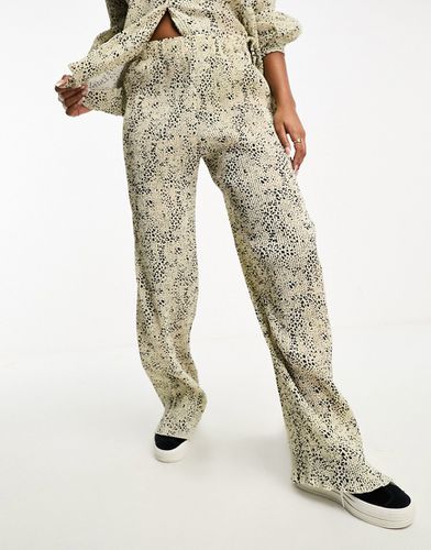 Pantalon d'ensemble plissé ample à imprimé peau de serpent - In The Style - Modalova
