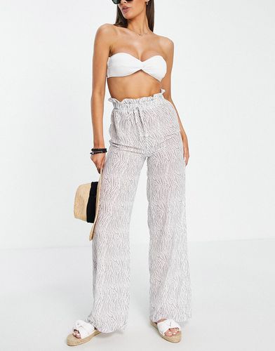 X Billie Faiers - Pantalon d'ensemble de plage taille haute à imprimé zébré - Blanc - In The Style - Modalova
