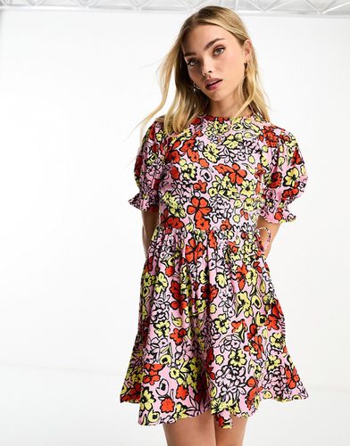 Robe courte à imprimé floral de couleurs vives - Influence - Modalova