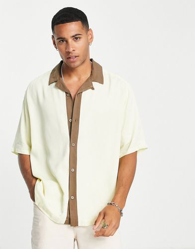 Chemise oversize avec col à revers, manches courtes et empiècement contrastante - pastel - Only & Sons - Modalova