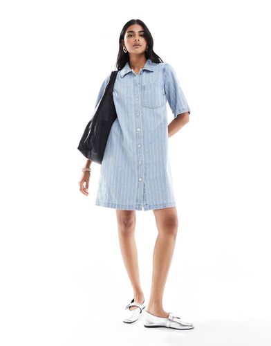 Robe chemise courte en denim à fines rayures - clair - Object - Modalova