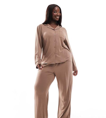 Curve - Pyjama ultra doux en jersey avec pantalon ample et top à revers et passepoils - Cappuccino - Loungeable - Modalova