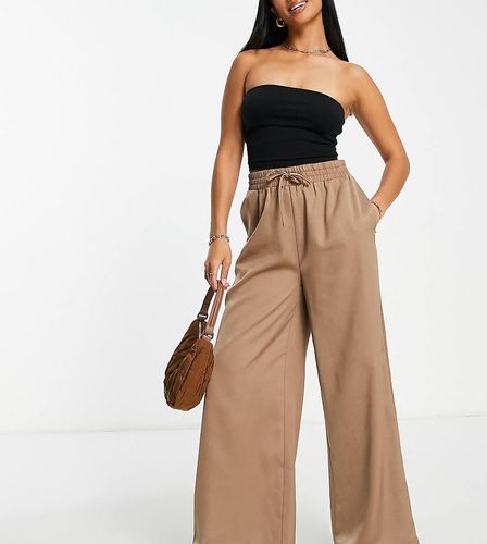 Pantalon droit à cordon de serrage - chocolat - Lola May Petite - Modalova