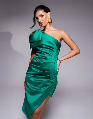 Robe enveloppante mi-longue en satin avec naud sur l'épaule - émeraude - Lavish Alice - Modalova