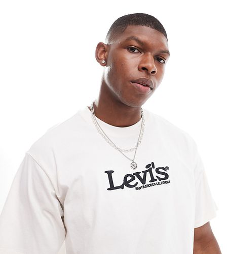 X ASOS - Exclusivité - T-shirt avec logo rétro sur la poitrine - Crème - Levi's - Modalova