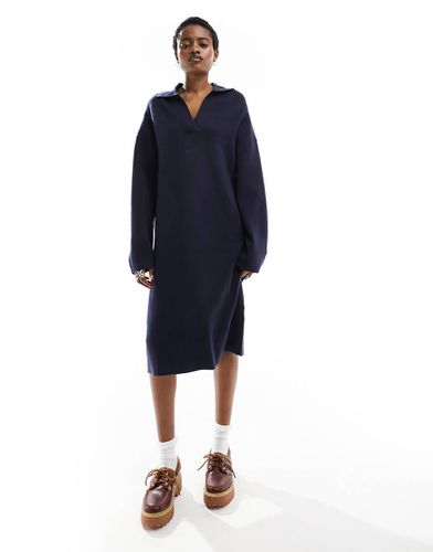 Robe mi-longue en maille à manches longues et col polo - Monki - Modalova