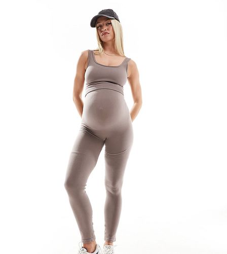Mamalicious - Legging côtelé d'ensemble de grossesse recouvrant le ventre sans coutures - Taupe - Mama.licious - Modalova