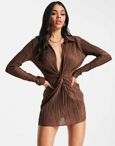 Exclusivité - Robe courte à manches longues en tissu plissé croisé devant - Chocolat - Missyempire - Modalova