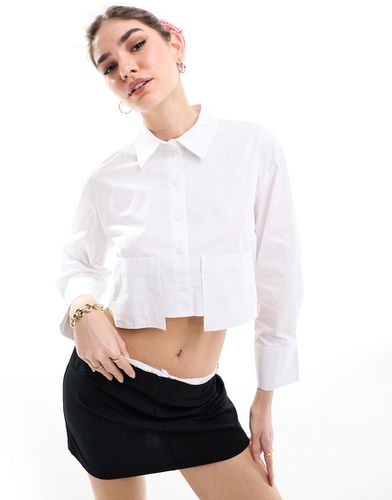 Chemise courte en popeline à poches tombantes - Miss Selfridge - Modalova