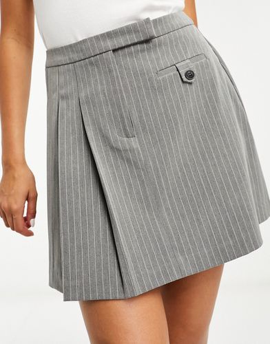 Mini-jupe plissée à fines rayures - Miss Selfridge - Modalova