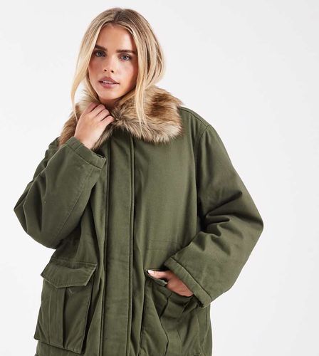 Parka avec col en fausse fourrure - Kaki - Miss Selfridge Petite - Modalova
