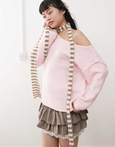 Pull asymtrique en maille douce avec paule dnude - Miss Selfridge - Modalova