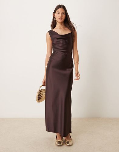 Robe nuisette mi-longue en satin à col bénitier - Miss Selfridge - Modalova