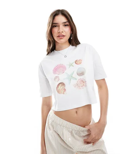 T-shirt crop top avec imprimé coquillages - Miss Selfridge - Modalova