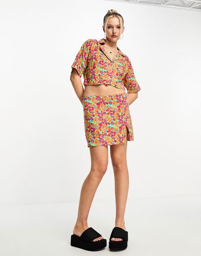 Mini-jupe d'ensemble à imprimé fleuri coloré et taille basse - Noisy May - Modalova