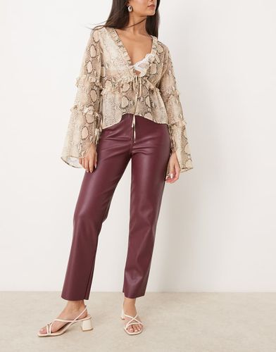 Pantalon droit en PU - Bordeaux - New Look - Modalova