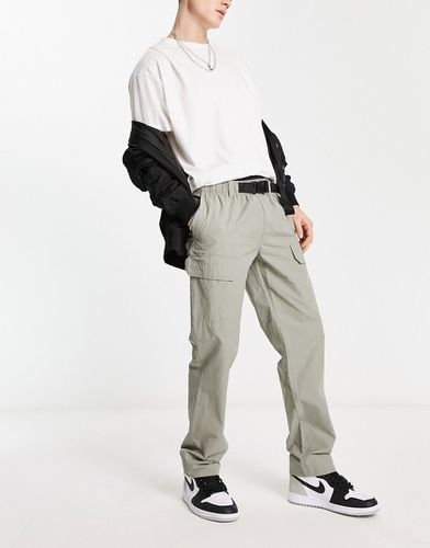 Pantalon utilitaire coupe cargo avec ceinture à clip - Kaki - New Look - Modalova