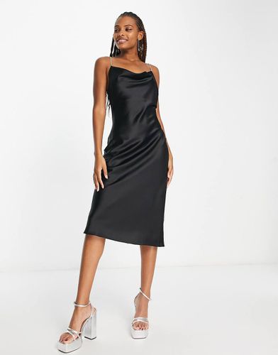 Robe mi-longue en satin avec bretelles à strass - New Look - Modalova