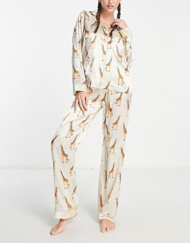 Ensemble pyjama en tissu satiné à imprimé girafe avec bas des manches et des jambes en velours - Taupe - Night - Modalova