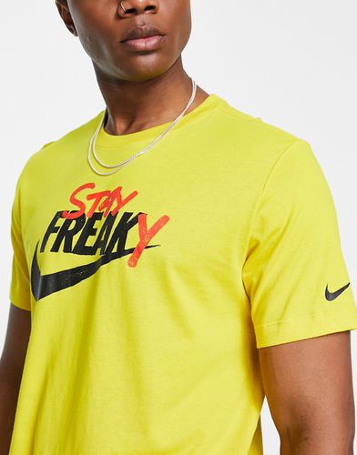T-shirt à inscription Stay Freaky - Nike Basketball - Modalova