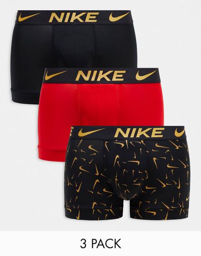 Essential - Lot de 3 boxers en microfibre à technologie Dri-FIT - Noir/rouge/doré - Nike - Modalova