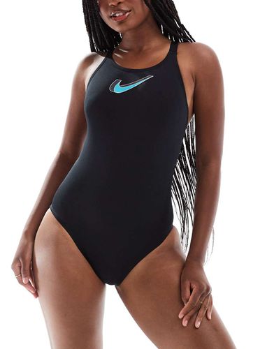 Nike - Hydrastrong - Maillot 1 pièce de sport moulant avec logo virgule effet 3D - Nike Swimming - Modalova