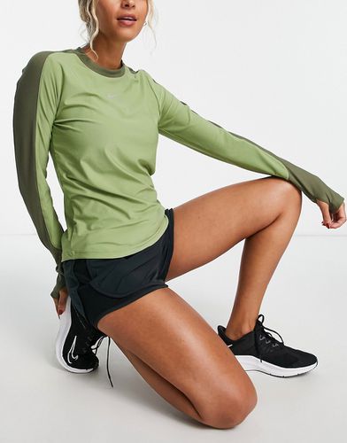 Air - Top ras de cou à manches longues en tissu Dri-FIT - Kaki - Nike Running - Modalova