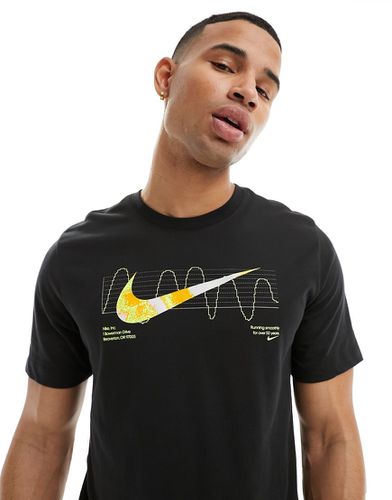 IYKYK Dri-FIT - T-shirt à logo - Nike Running - Modalova