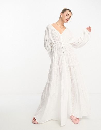 Robe longue en broderie anglaise à volants étagés - Sndys - Modalova