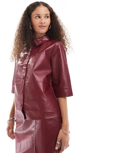 Corpcore - Chemise oversize d'ensemble en similicuir - brique - Something New - Modalova