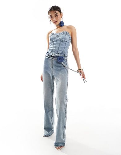 Simmi - Jean droit d'ensemble avec ceinture à détail fleur - clair délavé - Simmi Clothing - Modalova