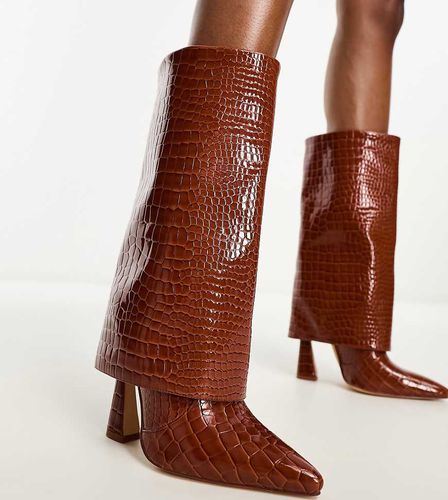 SIMMI London Wide Fit - Rayan - Bottes montantes à talon avec rabat - Fauve verni effet croco - Simmi Wide Fit - Modalova