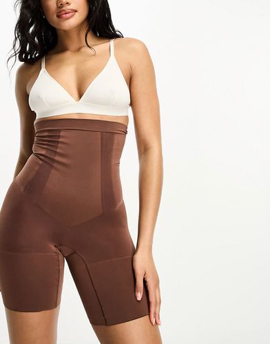 Oncore - Short sculptant mi-long à taille haute - Marron châtaigne - Spanx - Modalova