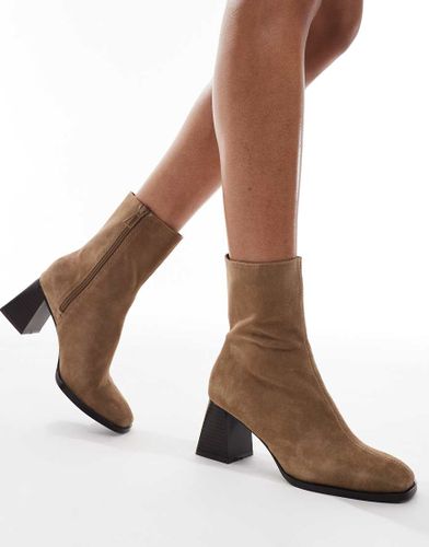 Bottines  talon en daim - Fauve - Stradivarius - Modalova
