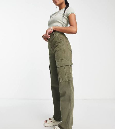 Petite - Pantalon cargo droit - Kaki - Stradivarius - Modalova