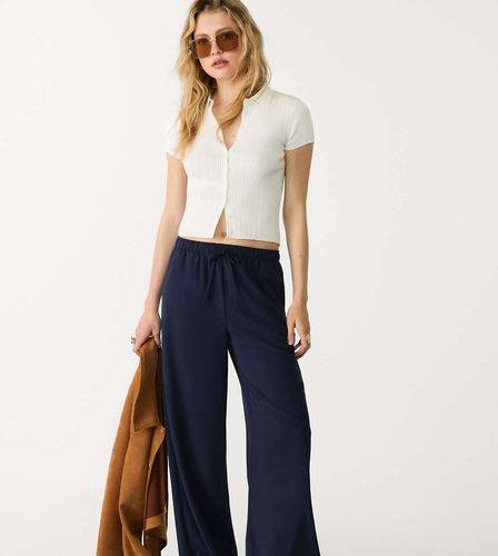 Petite - Pantalon habill long et fluide - Bleu fonc - Stradivarius - Modalova