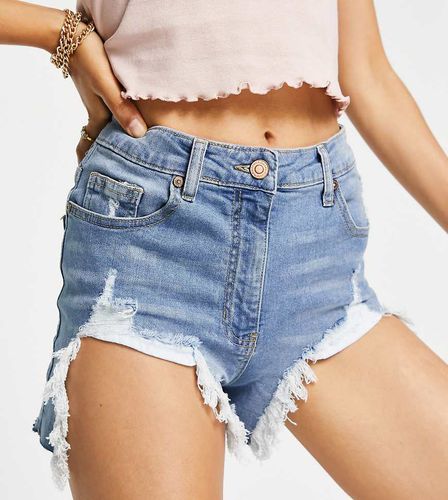 Short en jean déchiré effet usé - moyen - Parisian Petite - Modalova