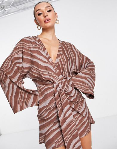 Robe courte nouée sur le devant - Rayures - Pretty Lavish - Modalova